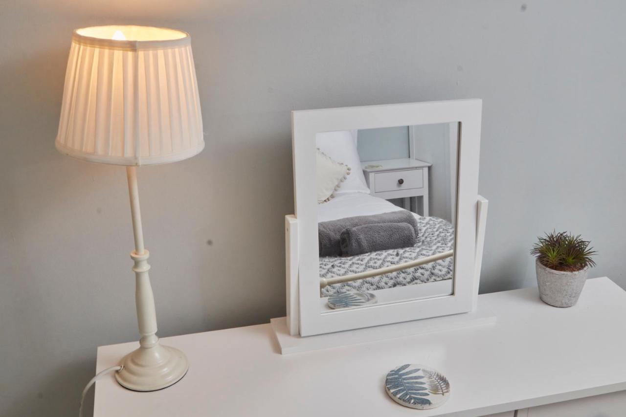 Windlass Cottage Lymington Esterno foto