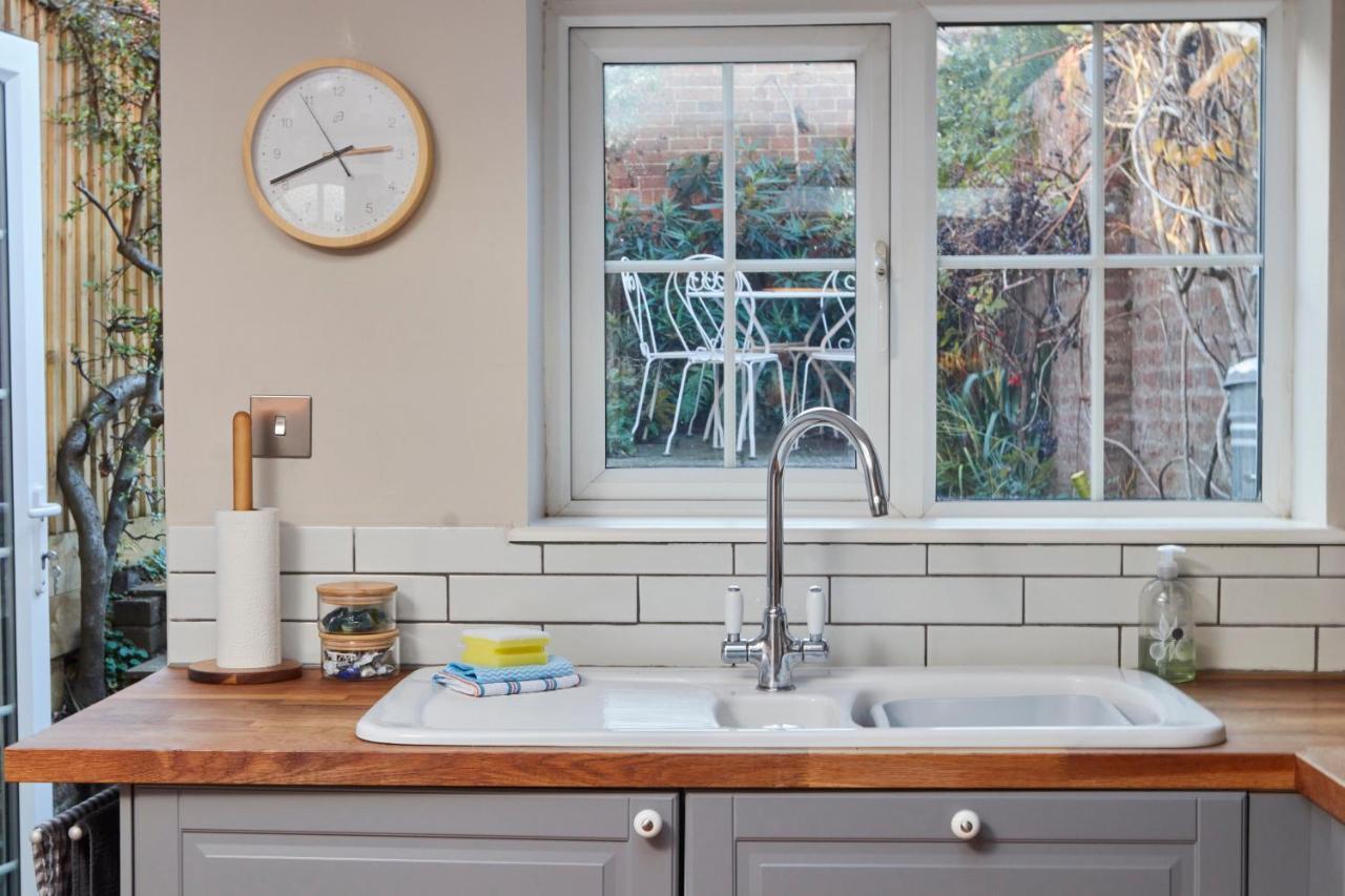 Windlass Cottage Lymington Esterno foto