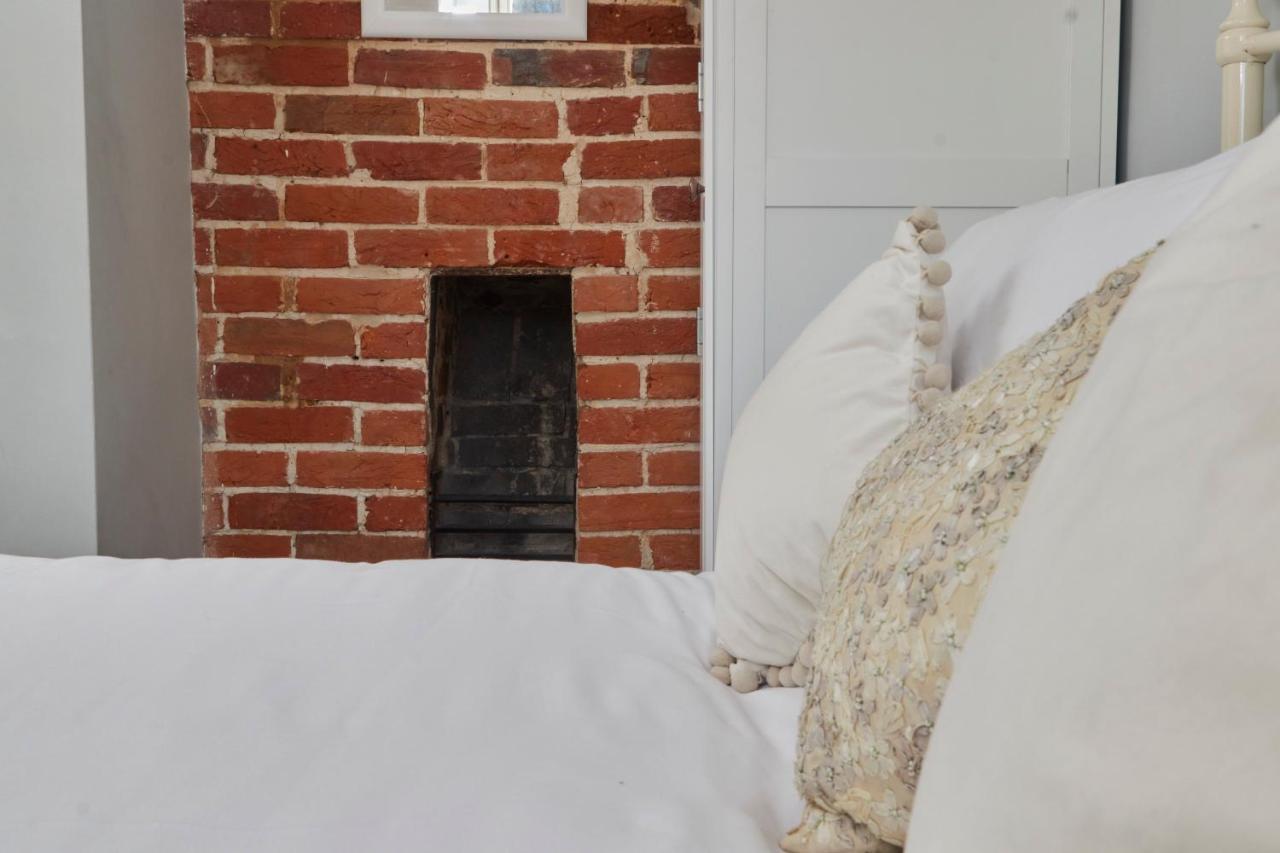Windlass Cottage Lymington Esterno foto